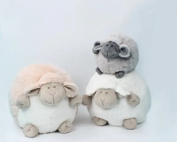 CHILDREN SLEEPING WITH PLUSH TOYS BABY DOLLS